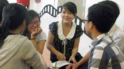 Các bạn trẻ thảo luận các ý tưởng đóng góp cho dự án “Nào ta cùng buýt” 2012 trong chương trình “Cà phê ý tưởng” vào đầu tháng 8-2012 tại TP.HCM