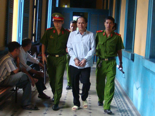 Keo So Vann bị dẫn giải về trại giam sau phiên tòa