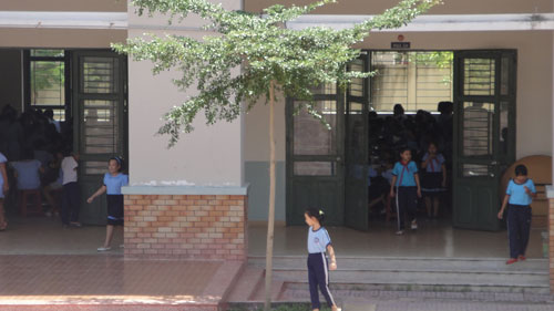 Nhiều bất thường ở một trường tiểu học - Học sinh Trường tiểu học Nguyễn Văn Trỗi (Q.2, TP.HCM) 