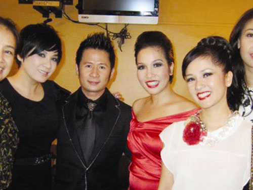 Mỹ Linh, Hồng Nhung cùng Bằng Kiều và vợ- ca sĩ Trizzie Phương Trinh trong thời gian Mỹ Linh làm show riêng ở Mỹ