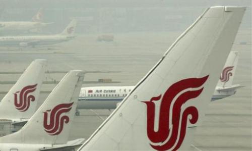 Máy bay của Air China tại sân bay quốc tế Bắc Kinh - Ảnh: Reuters