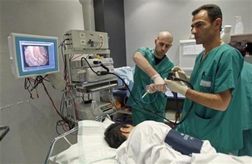 Bệnh viện công ở Paris "tán tỉnh" bệnh nhân nước ngoài