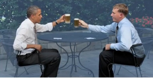 Nhà Trắng công bố video hướng dẫn cách nấu bia mật ong cho Tổng thống Obama - Ảnh chụp màn hình video của Nhà Trắng