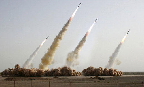 Iran liên tục thử các loại tên lửa tối tân nhằm khẳng định sức mạnh quân sự - Ảnh: AFP