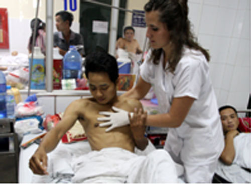 Điều dưỡng “Tây” ở bệnh viện Việt Đức 4