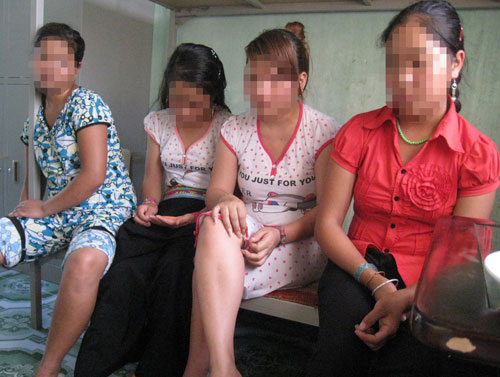Những nạn nhân vừa được giải cứu trở về tại Trung tâm bảo trợ xã hội Lào Cai - Ảnh: Hà Hằng