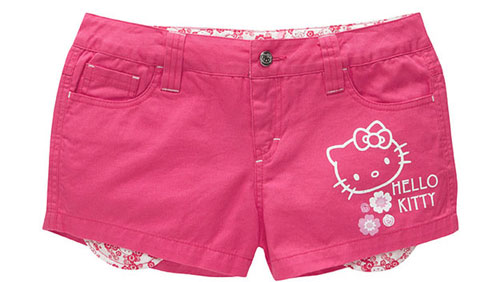 Target bày bán một chiếc quần short không thể che hết phần dưới của trẻ