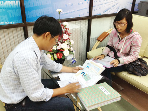 Nguyễn Thị Ánh Nguyệt trình bày hoàn cảnh của mình tại Báo Thanh Niên