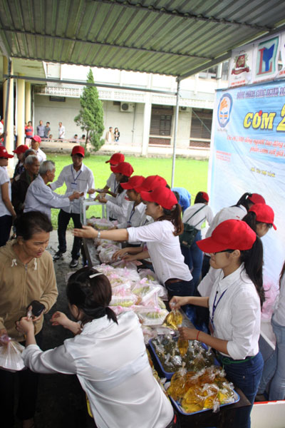 “Quán” cơm 2.000 trong BV đa khoa tỉnh Quảng Trị