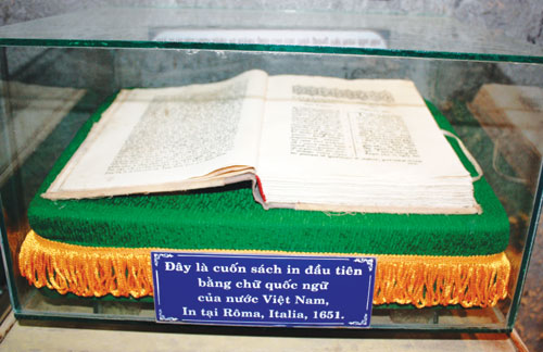 Cuốn sách in đầu tiên bằng tiếng Việt được lưu giữ tại nhà thờ Mằng Lăng 