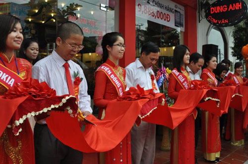 FPT Shop khai trương 13 cửa hàng trong tháng 9 - Ảnh tại FPT Shop Quảng Ninh, 113 Kênh Liêm, Hạ Long, Quảng Ninh