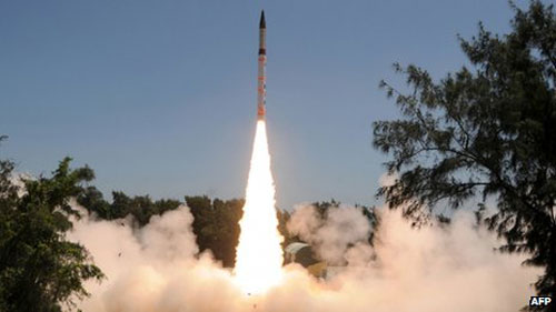 Tên lửa Agni-IV được phóng thử hôm 19.9