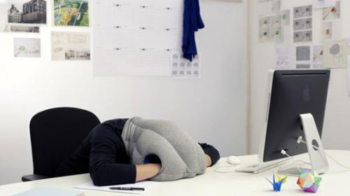Người sử dụng có thể tận hưởng một giấc ngủ trưa tuyệt vời với gối văn phòng