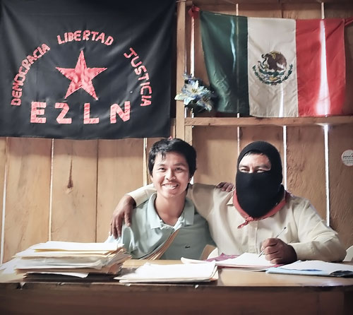 Phóng viên và chiến binh Zapatista