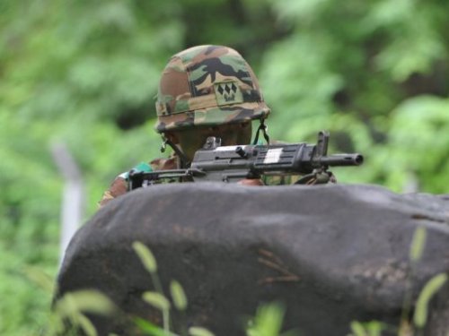 Một binh sĩ Hàn Quốc tham gia cuộc tập trận Người bảo vệ tự do Ulchi - Ảnh: AFP