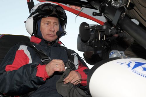 Putin bay cùng đàn sếu
