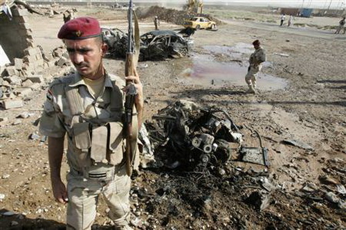 Bom nổ trên khắp Iraq, hơn 100 người chết