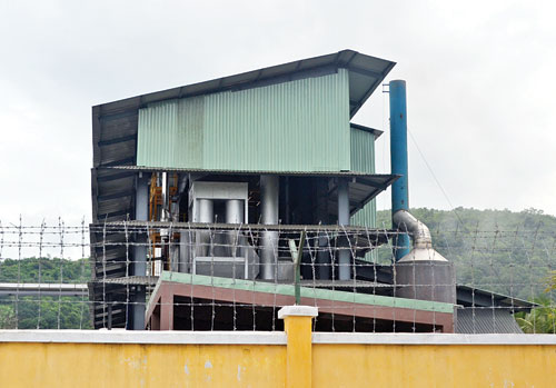 Ống xả khói thuốc của Nhà máy nguyên liệu thuốc lá Khánh Hòa