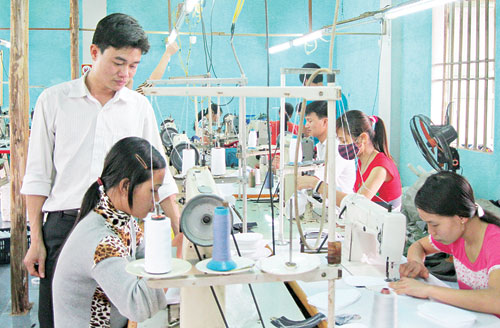 Xưởng may của Nguyễn Văn Thành đã tạo việc làm cho 100 lao động