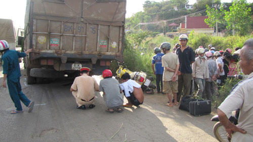 Hiện trường vụ tai nạn ở Bù Đăng (Bình Phước)