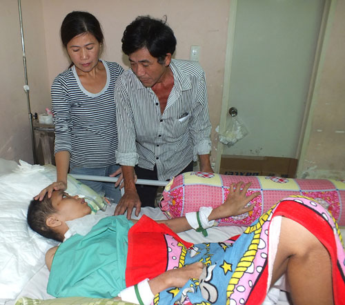 Em Trâm đang nằm điều trị tại Bệnh viện 115 (TP.HCM) 