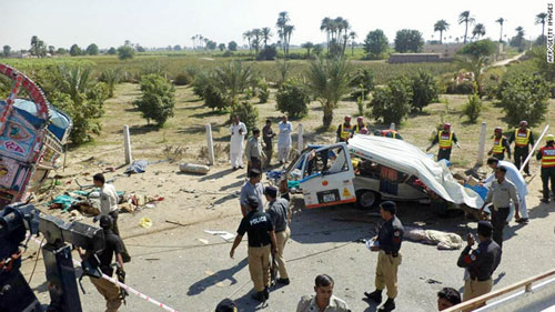 Hiện trường vụ tai nạn giao thông tại Pakistan 