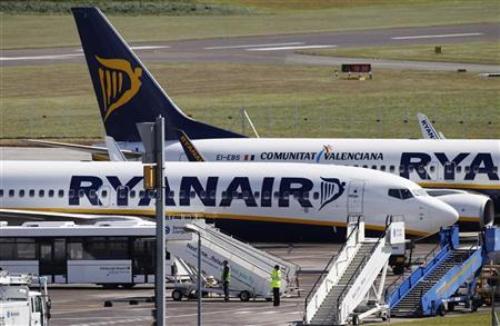 Máy bay của hãng hàng không Ryanair - Ảnh: Reuters