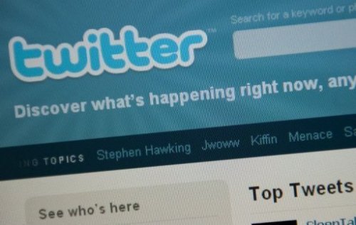 "Chơi" Facebook/Twitter lôi cuốn hơn cả sex - Ảnh: AFP