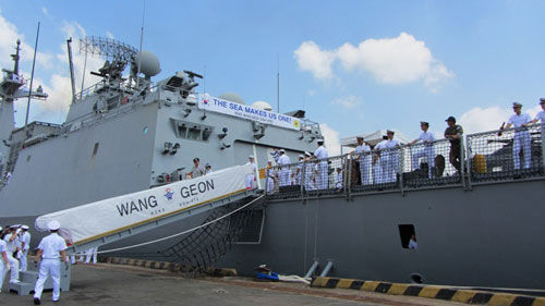 Chiêm ngưỡng khu trục hạm Wang Geon tại TP.HCM 11