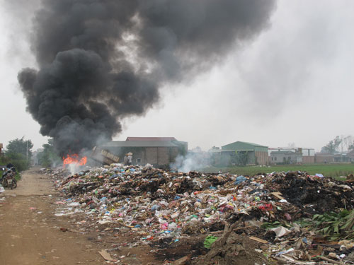 Làng quê ngập rác: Hành động trước khi quá muộn