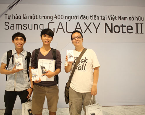 Samsung tăng ưu đãi Galaxy Note II tại Hà Nội 1