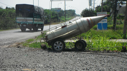 Vá xe bằng… “tên lửa” 