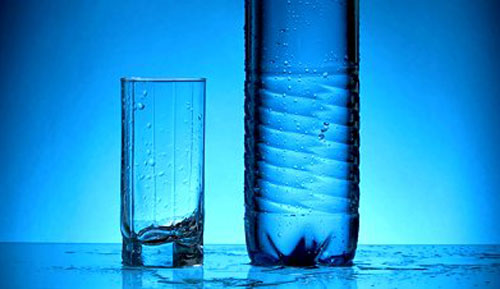 Uống 1 lít nước khoáng mỗi ngày giúp ngừa bệnh Alzheimer