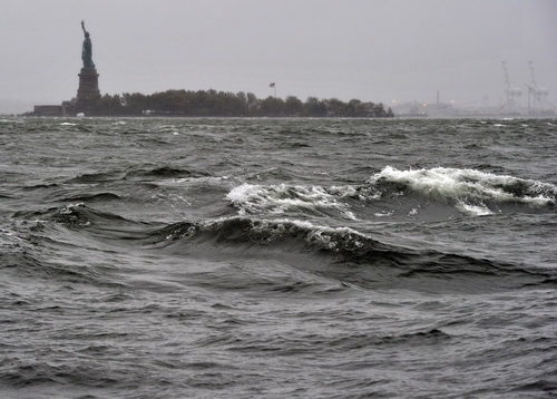 Obama tuyên bố tình trạng thảm họa tại New York