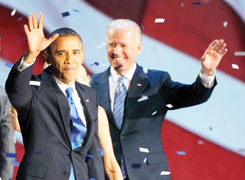 Tổng thống Barack Obama và Phó tổng thống Joe Biden mừng chiến thắng tại Chicago 