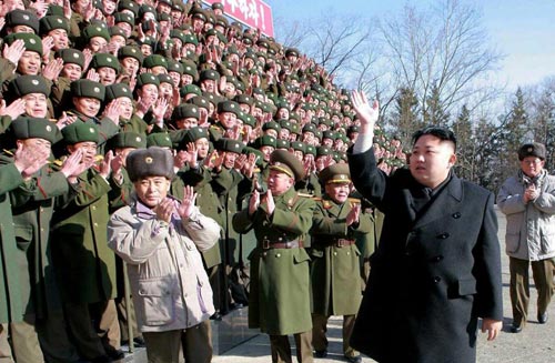Ông Kim Jong-un trong chuyến thăm một đơn vị quân đội