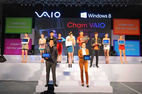 Buổi tiệc Windows 8 với hàng hiệu VAIO Touch 4