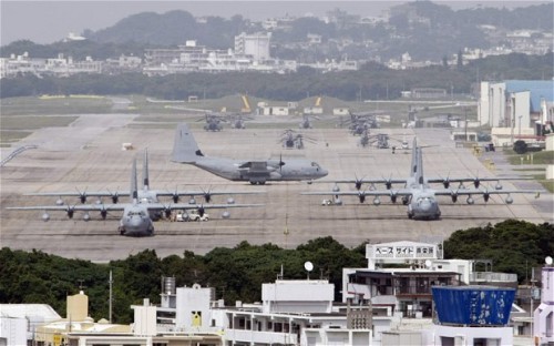 (TNO) Các binh sĩ Mỹ đồn trú tại Okinawa, Nhật Bản bị cấm uống rượu bên ngoài căn cứ sau hàng loạt những vụ bê bối, bao gồm vụ lính Mỹ hiếp dâm một phụ nữ nước này.