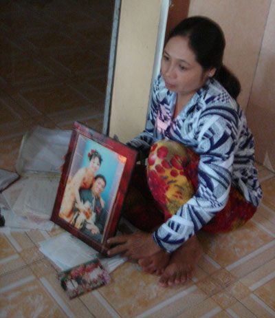 Đã xác danh danh tính cô dâu Việt ôm con nhảy lầu tự tử 3