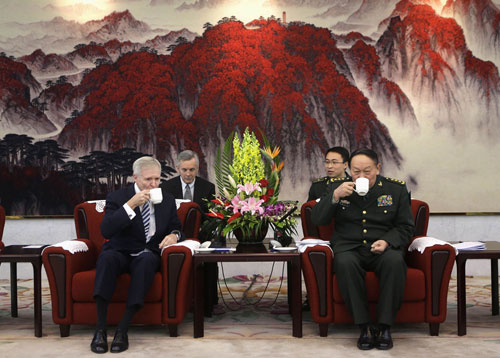 Bộ trưởng Hải quân Mỹ thăm Bắc Kinh