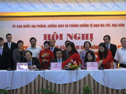 Khống chế tỷ lệ nhiễm HIV trong cộng đồng dân cư tại Việt Nam dưới 0,3% vào 2020
