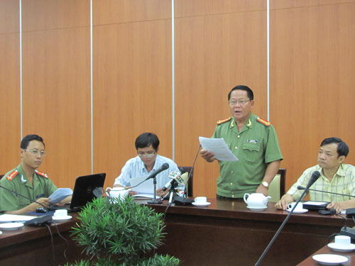 Họp báo về vụ bắt giữ Nguyễn Phương Uyên