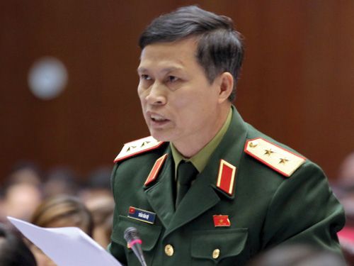 Trung tướng Trần Văn Độ phát biểu tại nghị trường