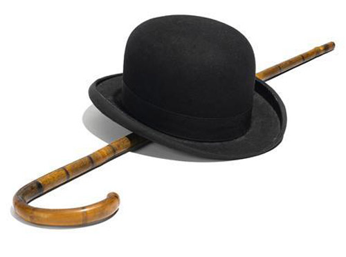 Đấu giá gậy và mũ của “vua hề” Charlie Chaplin 
