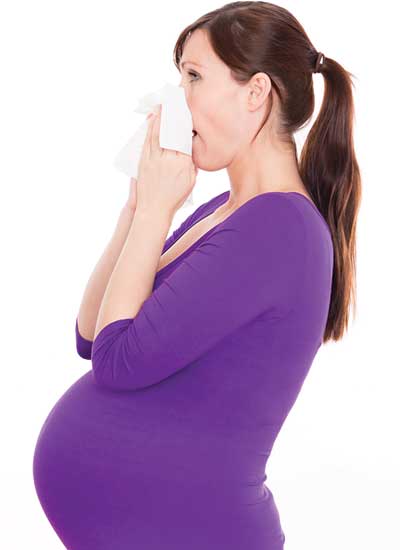 Cẩn thận với sốt, cảm cúm khi mang thai