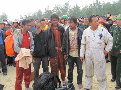 Cả 5 thuyền viên Myanmar vào bờ an toàn