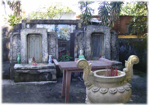 Lăng mộ Trịnh Hoài Đức và phu nhân tại Biên Hòa, Đồng Nai 