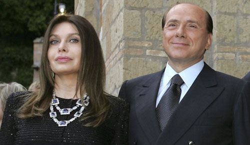 Cựu Thủ tướng Ý Silvio Berlusconi và bà Veronica Lario khi vẫn còn bên nhau