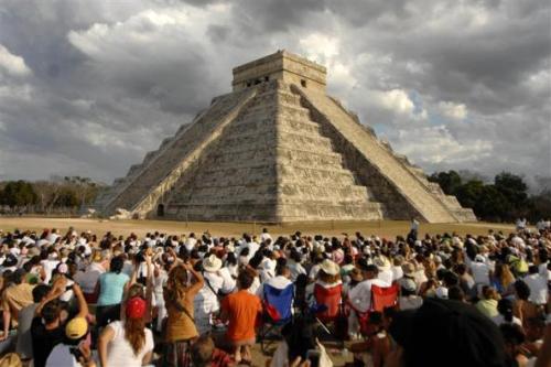 Kim tự tháp El Castillo của người Maya cổ ở Mexico - Ảnh: Reuters