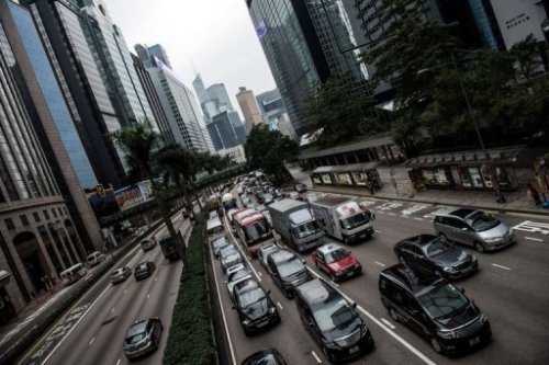 Số lượng xe cộ gia tăng ở châu Á, dẫn đến tỉ lệ chất thải carbon gây ô nhiễm không khí ngày càng nghiêm trọng - Ảnh: AFP